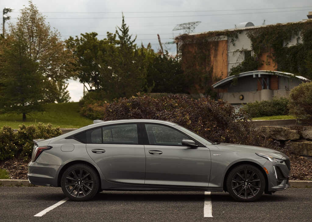 Cadillac Ct5-V photo 17