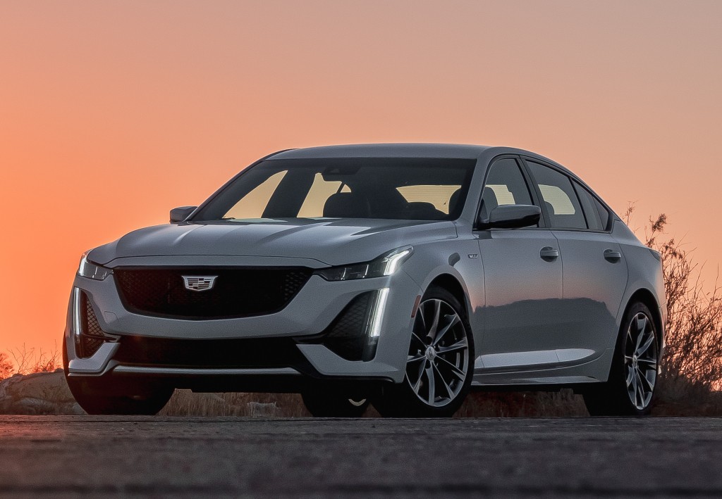 Cadillac Ct5-V photo 9