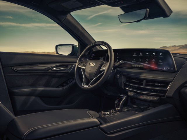Cadillac Ct5-V photo 2
