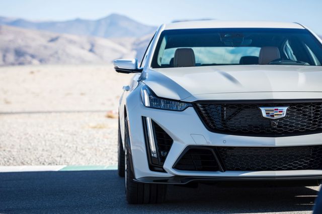 Cadillac Ct5-V photo 9