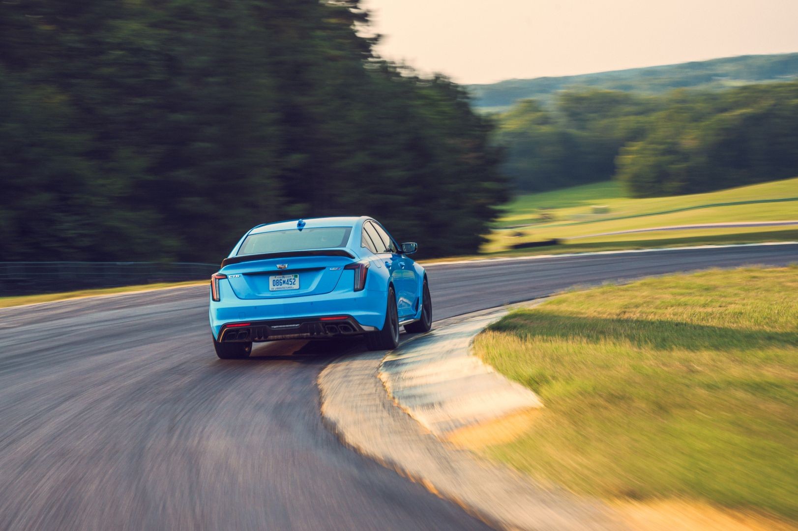 Cadillac Ct5-V photo 18