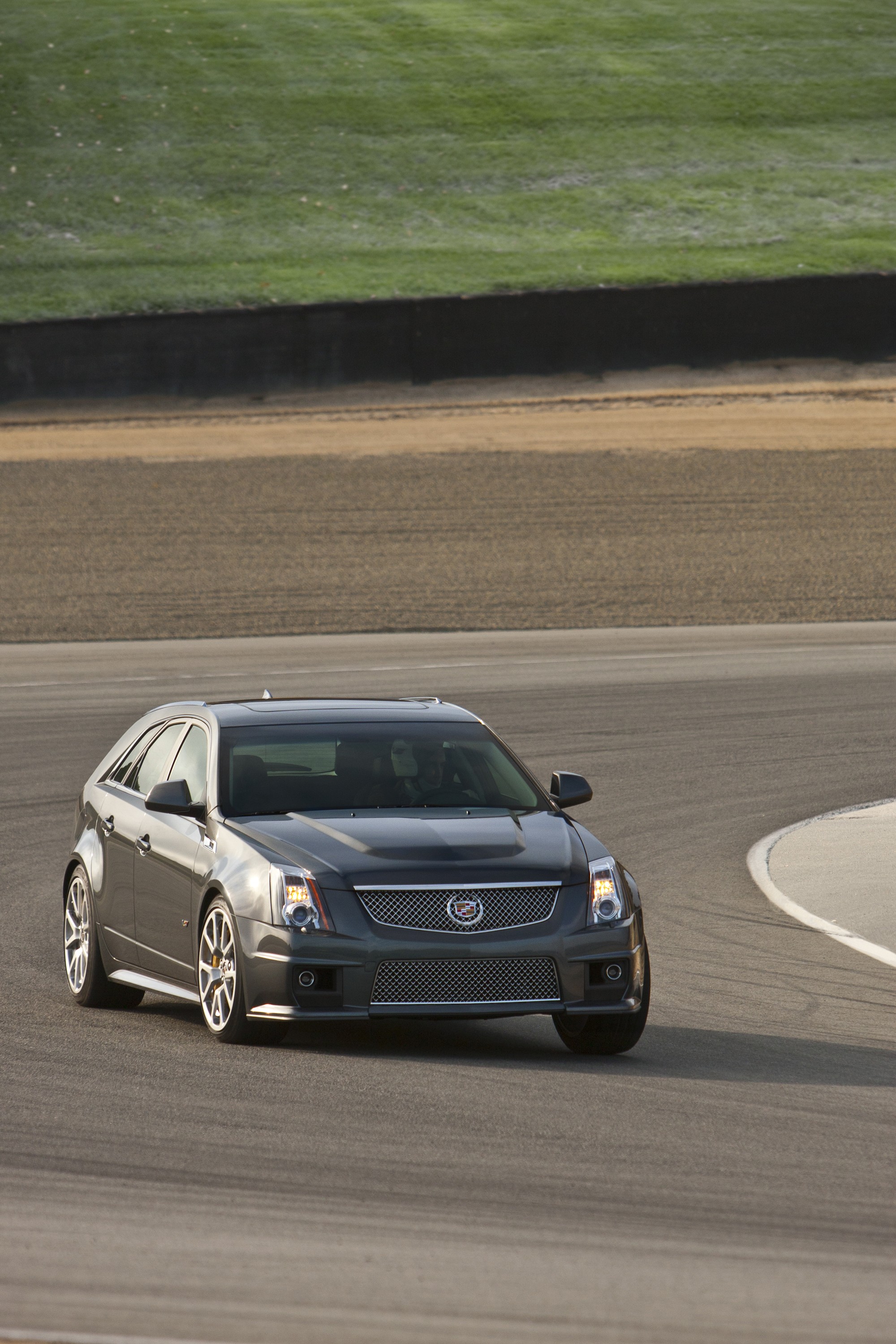 Cadillac Cts-V Sport Wagon photo 14