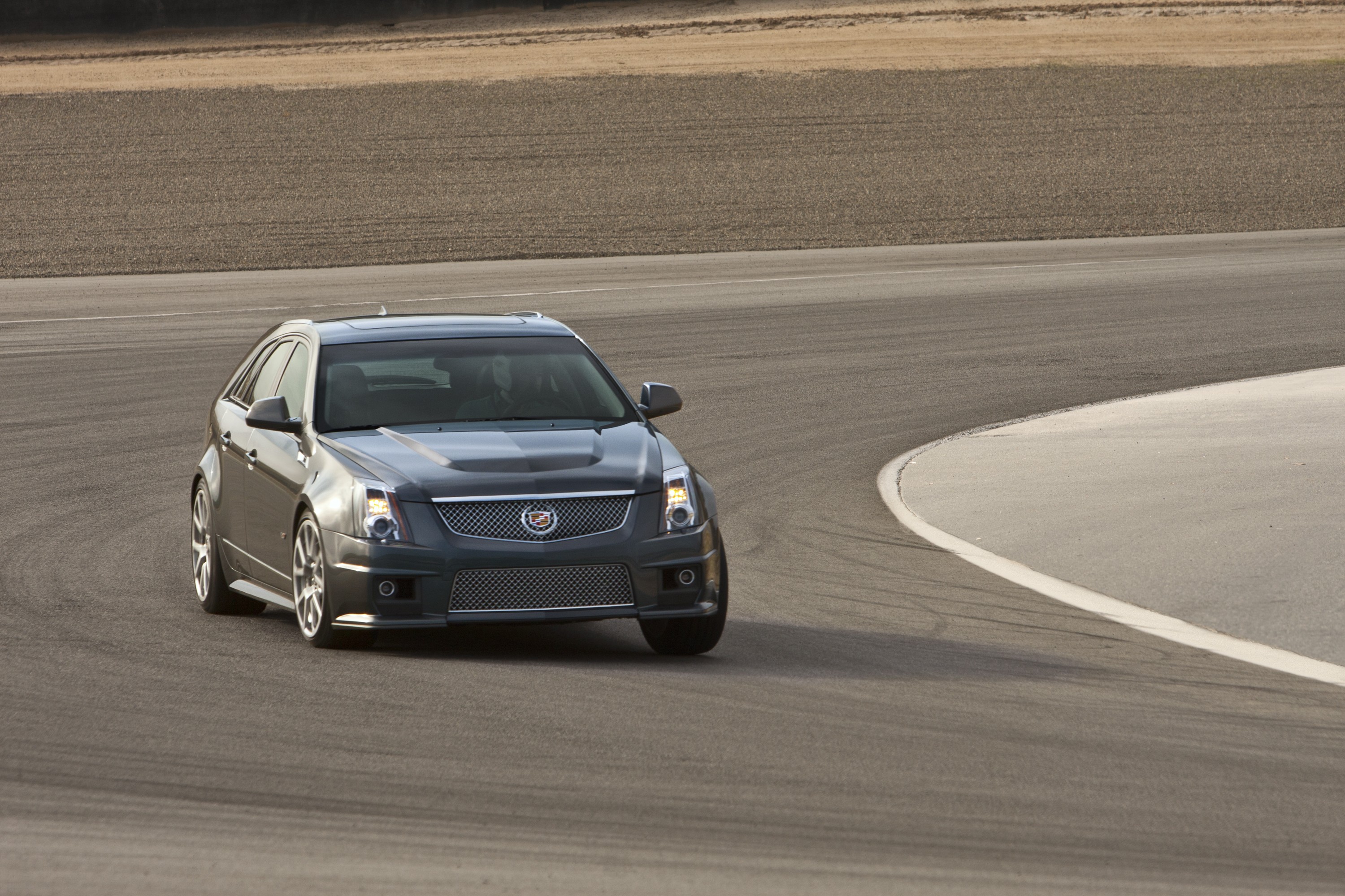Cadillac Cts-V Sport Wagon photo 18
