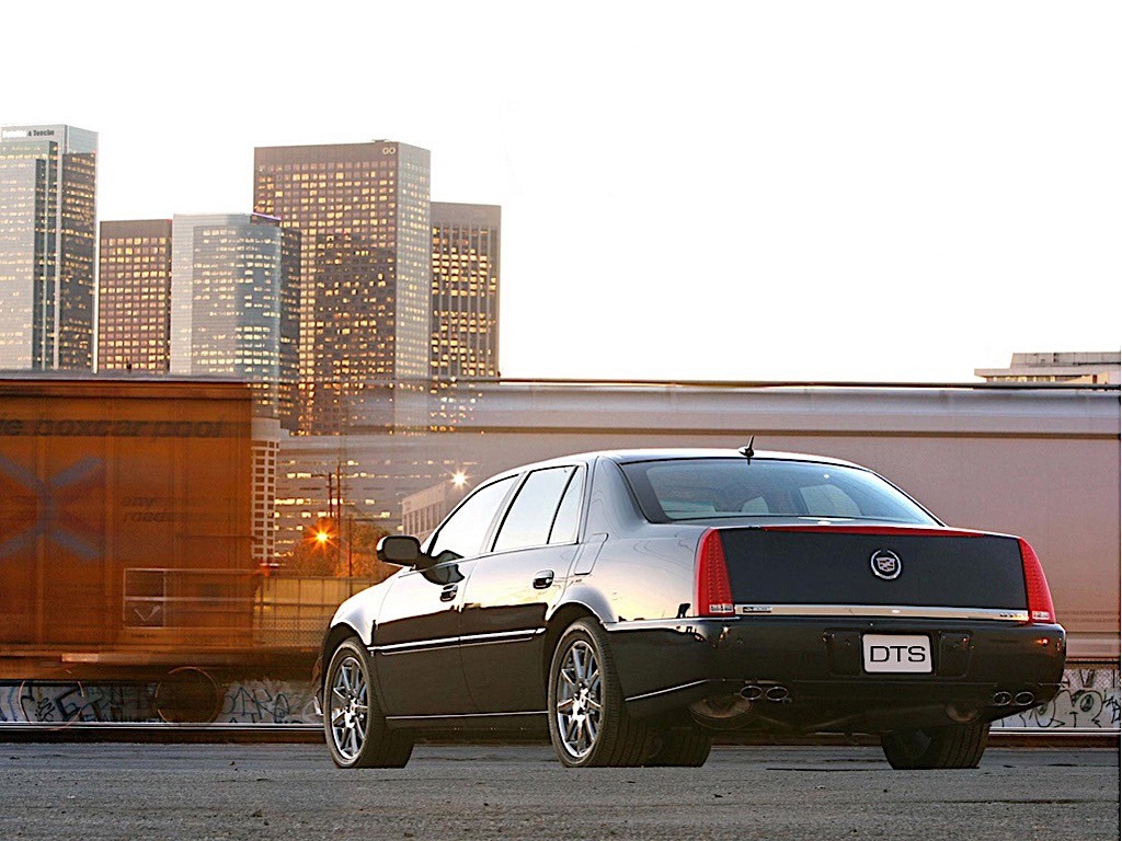 Cadillac Dts photo 21