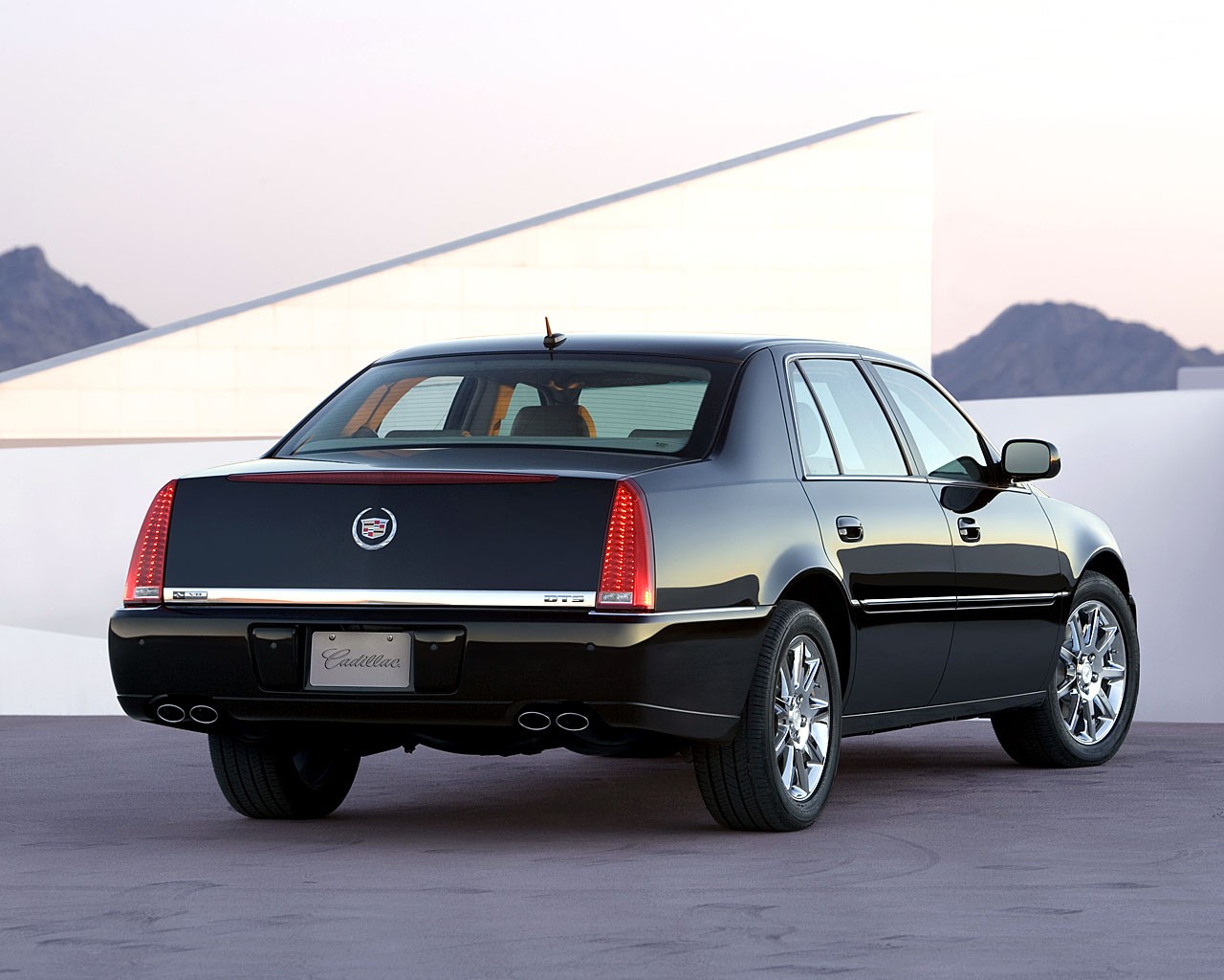 Cadillac Dts photo 10