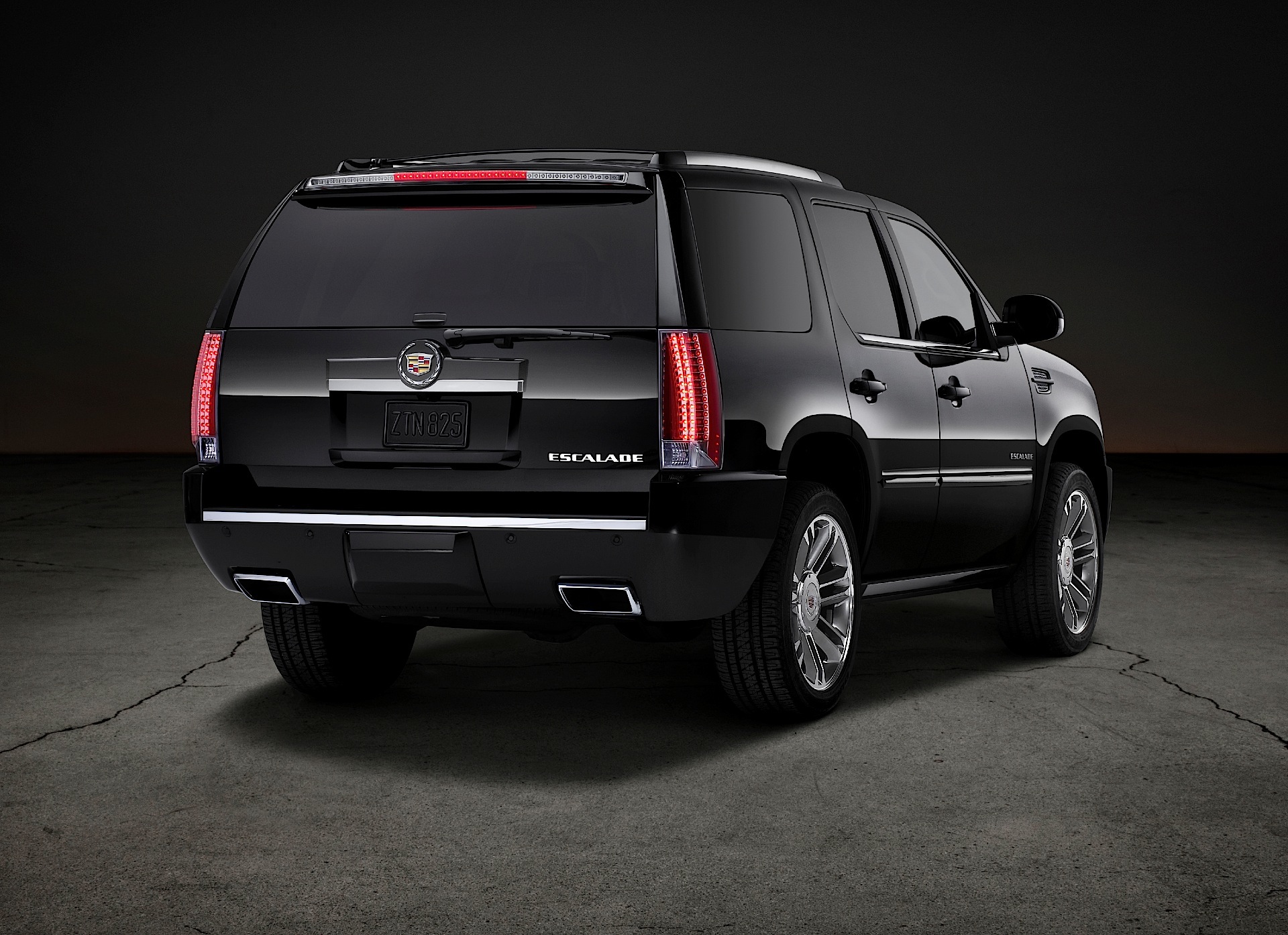 Cadillac Escalade Esv photo 9