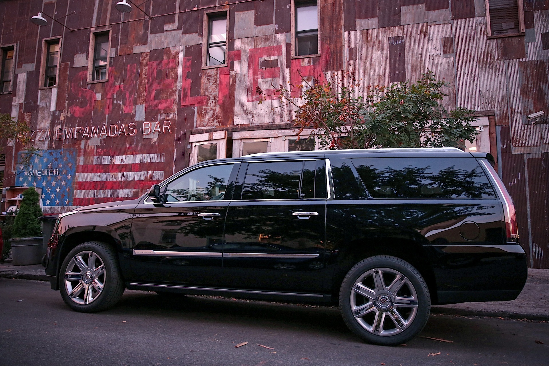 Cadillac Escalade Esv photo 7