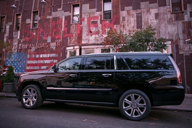 Cadillac Escalade Esv photo 7