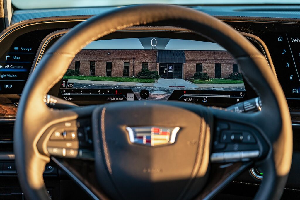 Cadillac Escalade Esv photo 19