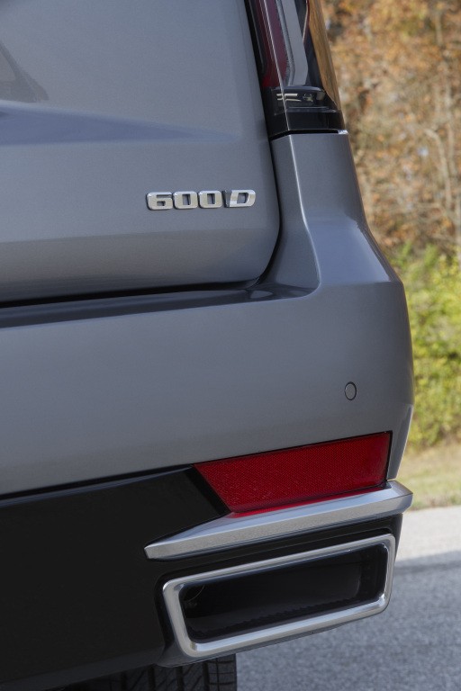 Cadillac Escalade Esv photo 2