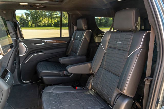 Cadillac Escalade Esv photo 27