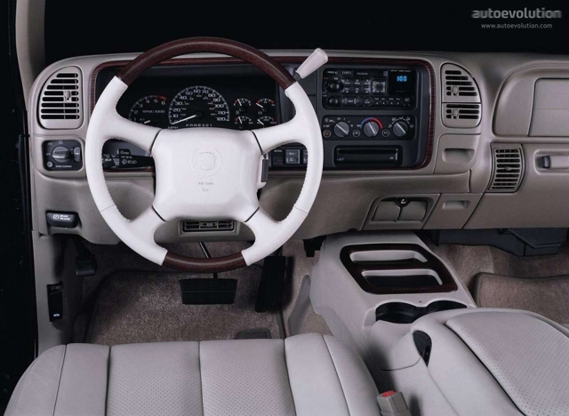 Cadillac Escalade Ext photo 9