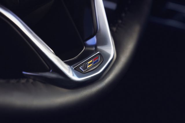 Cadillac Escalade photo 12