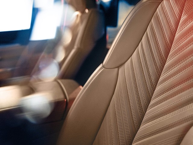 Cadillac Escalade photo 12