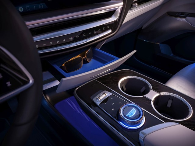 Cadillac Lyriq photo 66