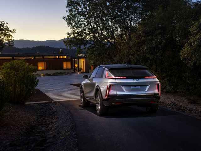Cadillac Lyriq photo 3
