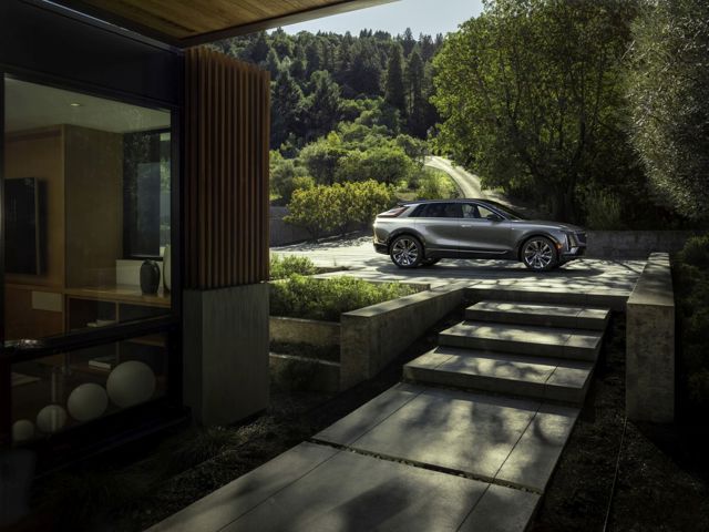 Cadillac Lyriq photo 7