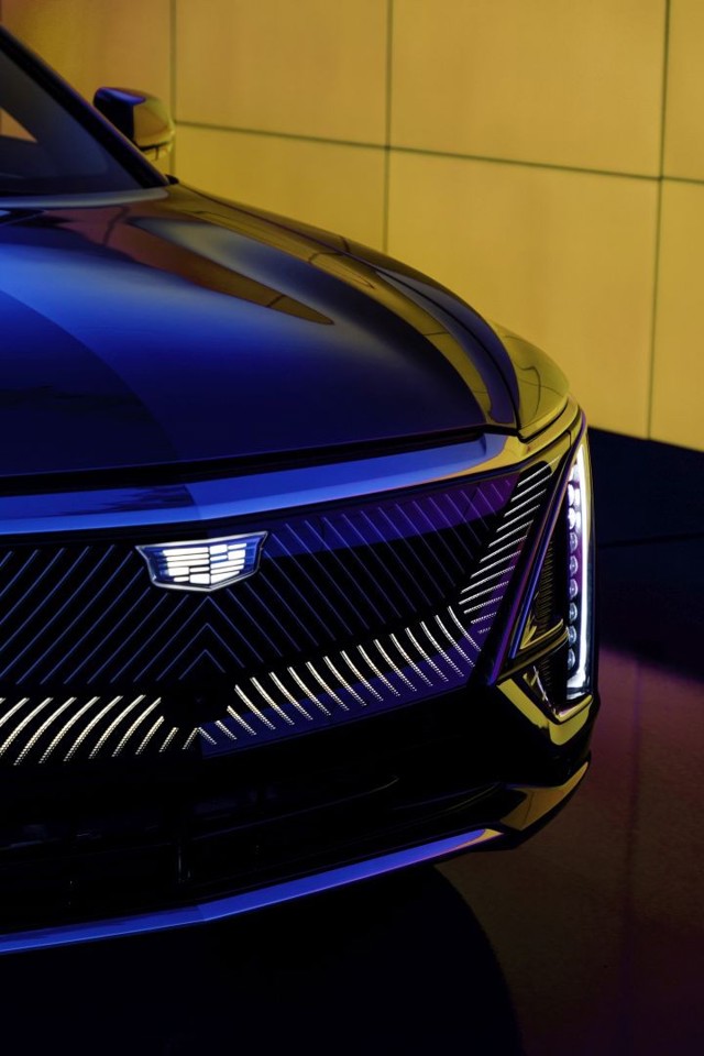Cadillac Lyriq photo 16