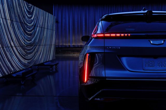 Cadillac Lyriq photo 19