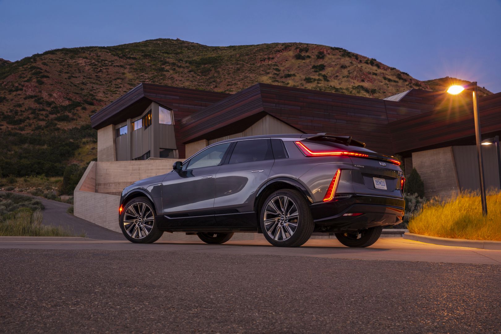 Cadillac Lyriq photo 34