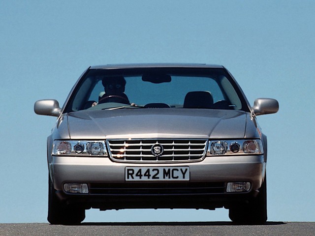 Cadillac Seville photo 16
