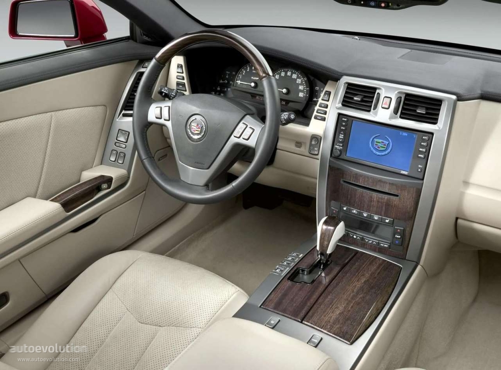 Cadillac Xlr photo 11