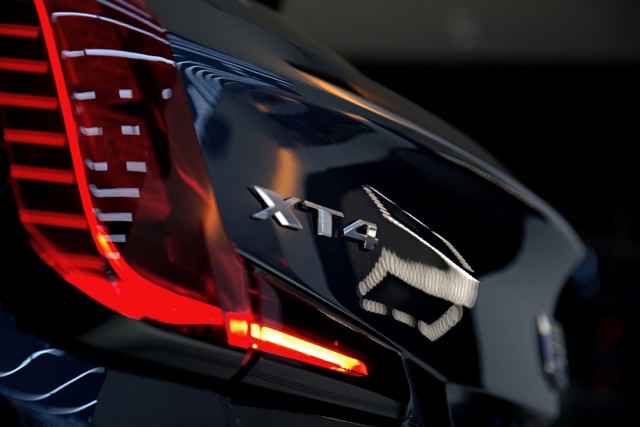 Cadillac Xt4 photo 13