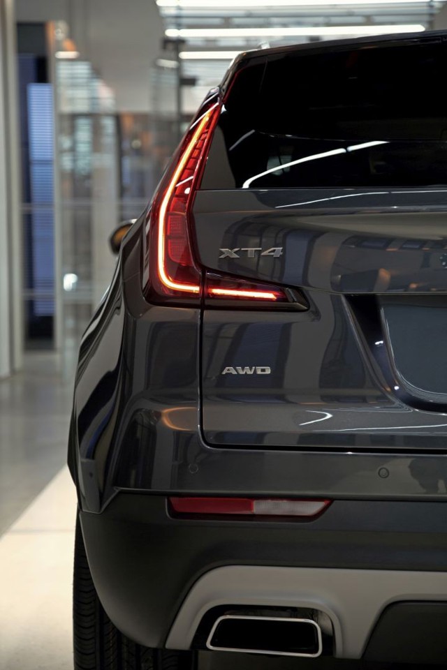 Cadillac Xt4 photo 14