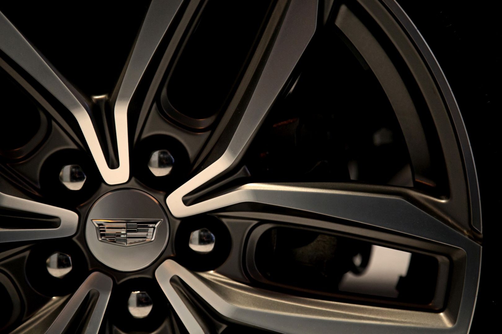 Cadillac Xt4 photo 18