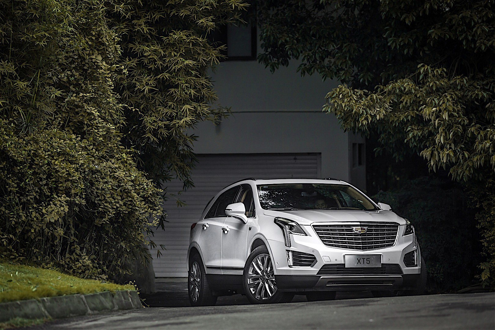 Cadillac Xt5 photo 9