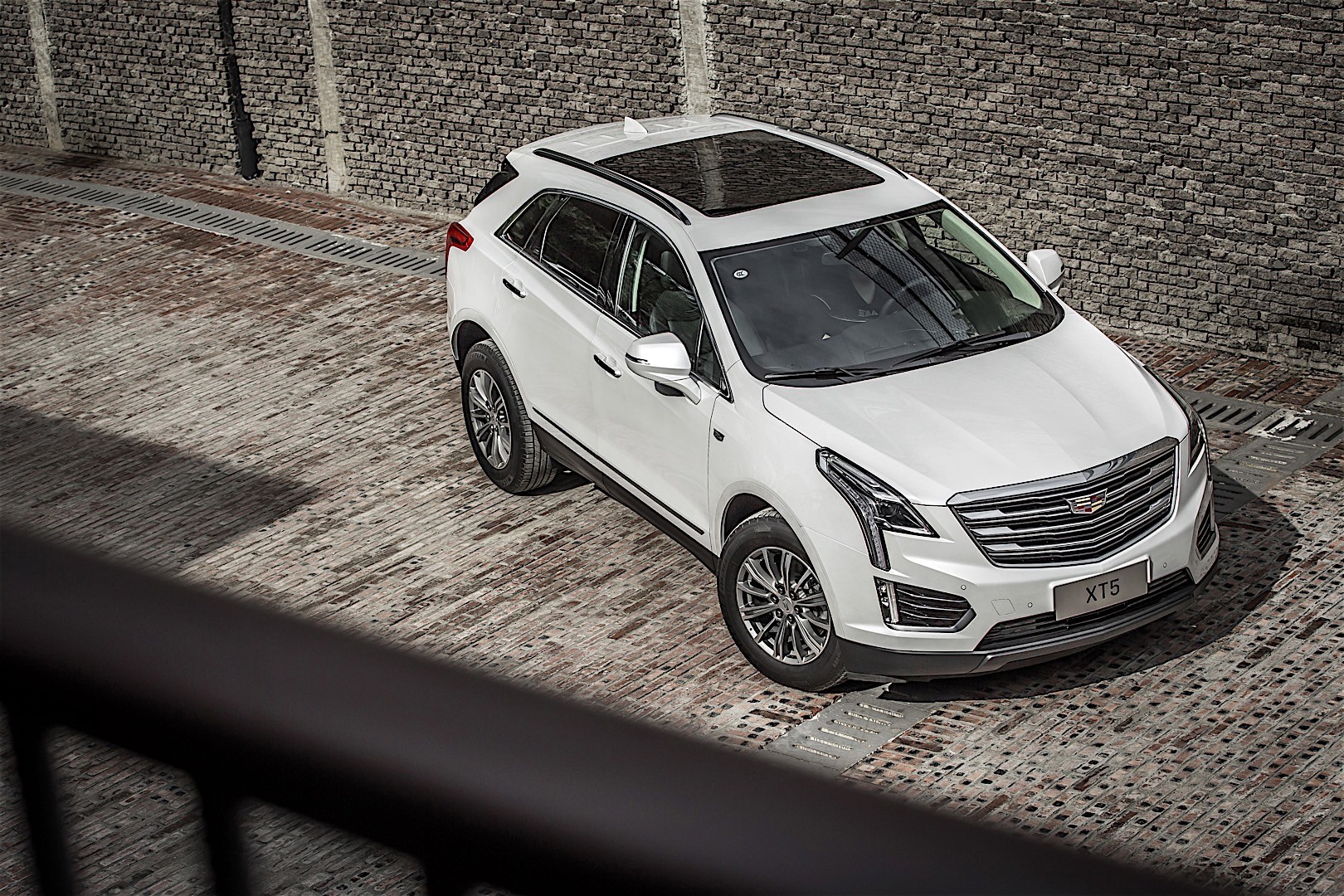 Cadillac Xt5 photo 13