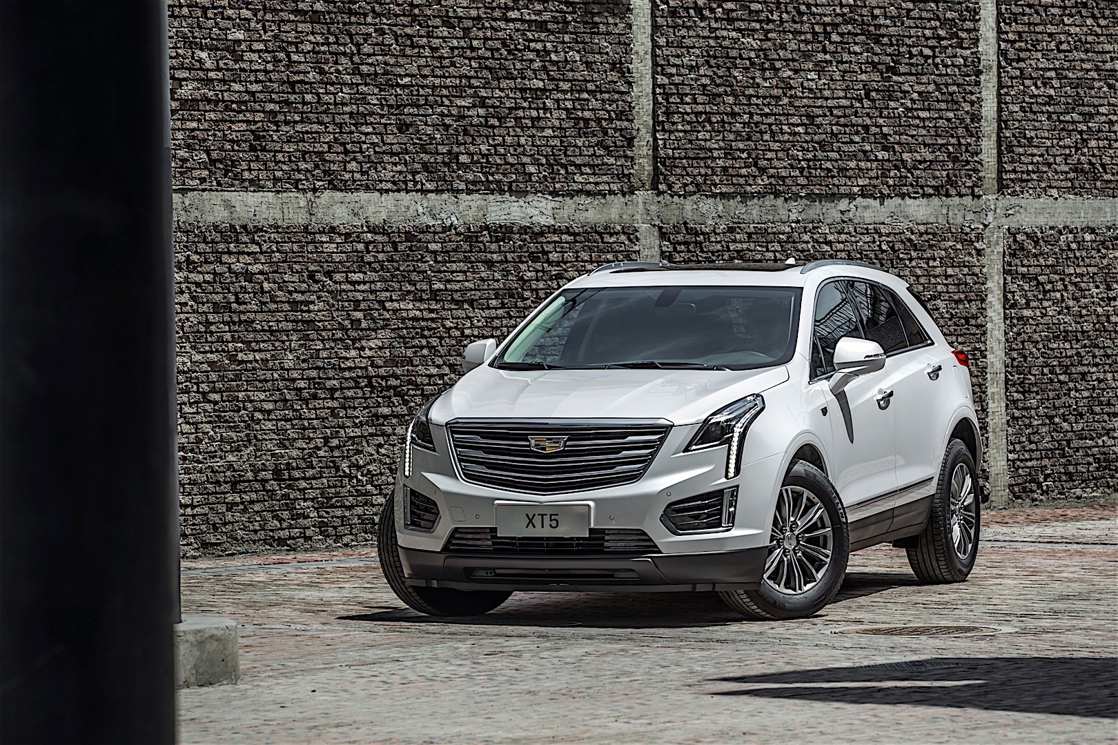 Cadillac Xt5 photo 24