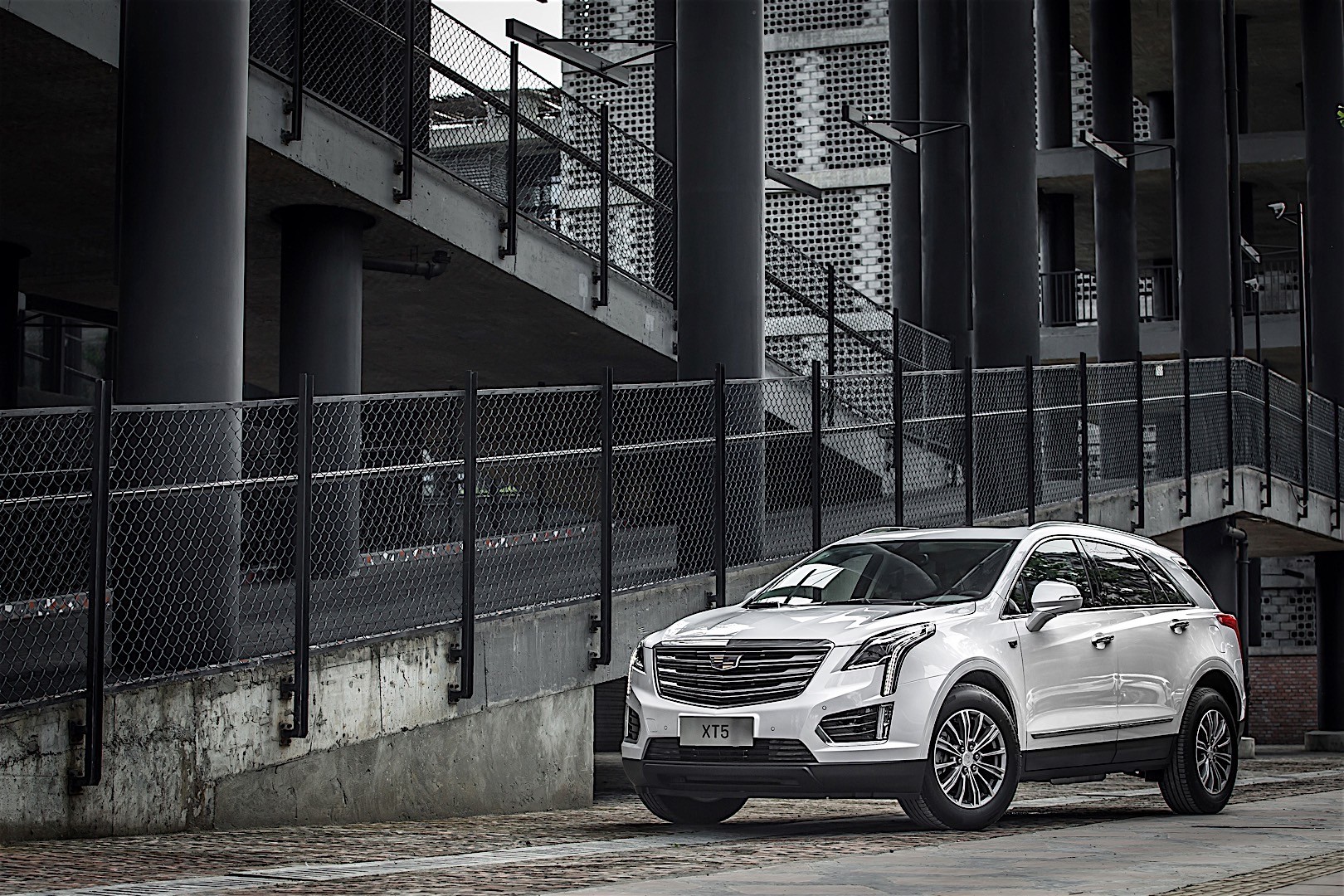 Cadillac Xt5 photo 28