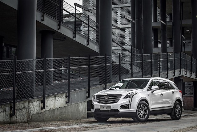 Cadillac Xt5 photo 28