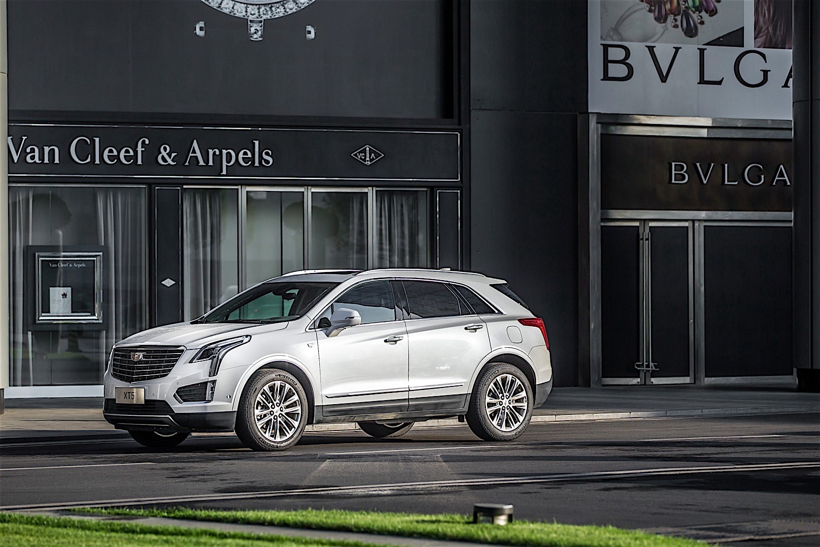 Cadillac Xt5 photo 40