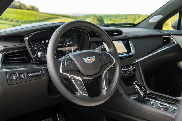 Cadillac Xt5 photo 14
