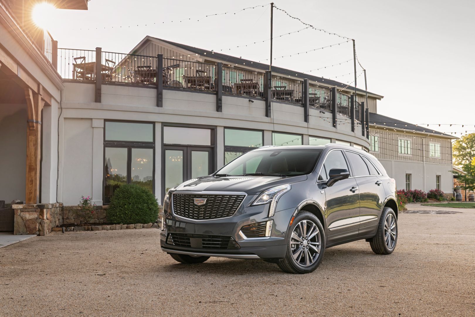Cadillac Xt5 photo 2