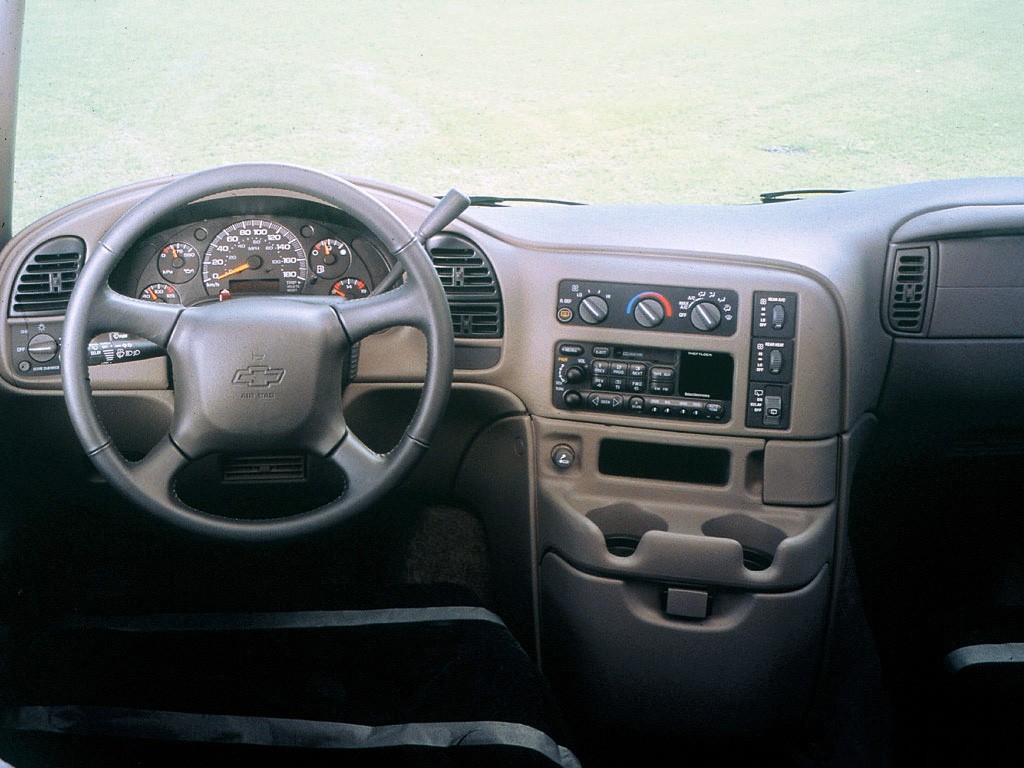 Chevrolet Astro photo 34