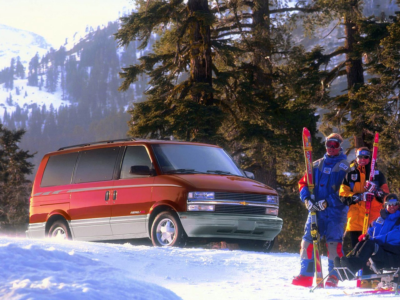 Chevrolet Astro photo 18