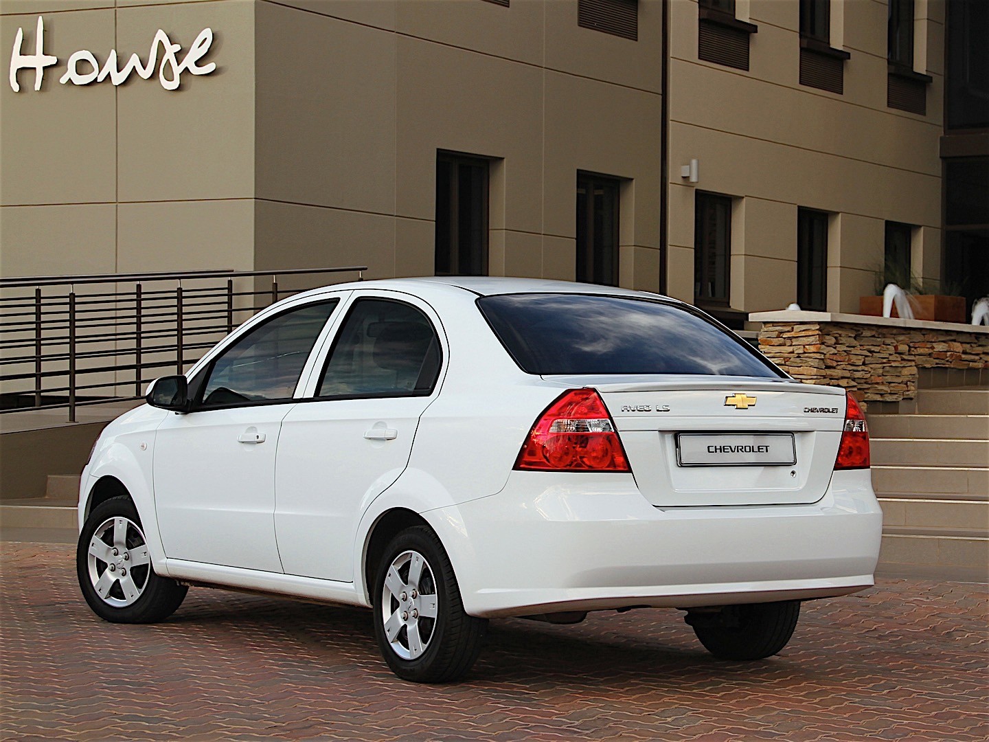 Chevrolet Aveo / Kalos Sedan photo 19