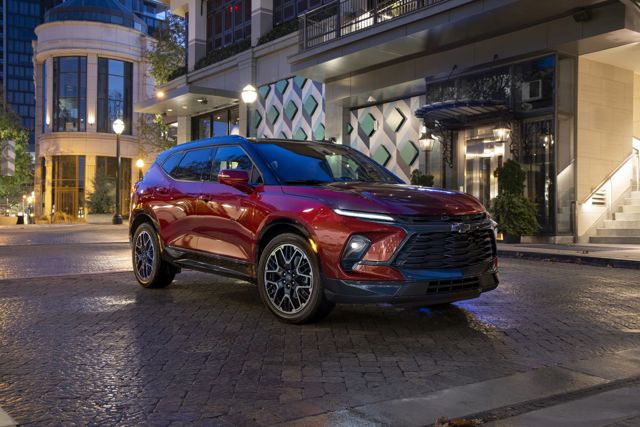 Chevrolet Blazer photo 2