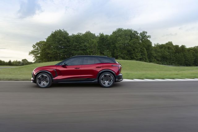 Chevrolet Blazer photo 2