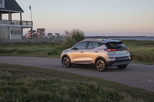 Chevrolet Bolt photo 2