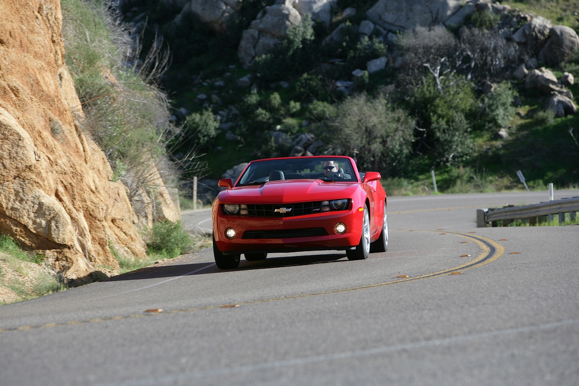 Chevrolet Camaro Convertible photo 18
