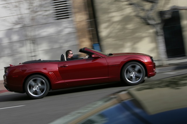 Chevrolet Camaro Convertible foto 24