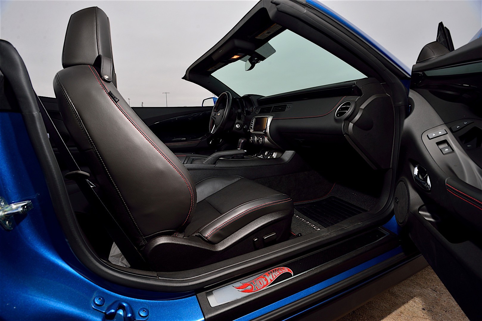 Chevrolet Camaro Convertible photo 82