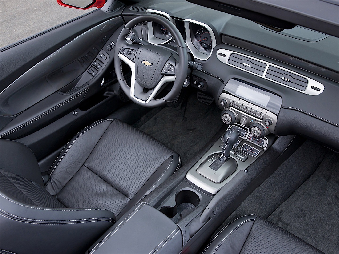 Chevrolet Camaro Convertible photo 90