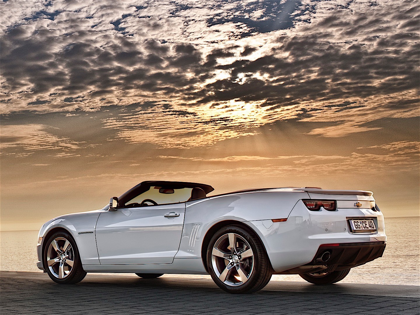 Chevrolet Camaro Convertible photo 30