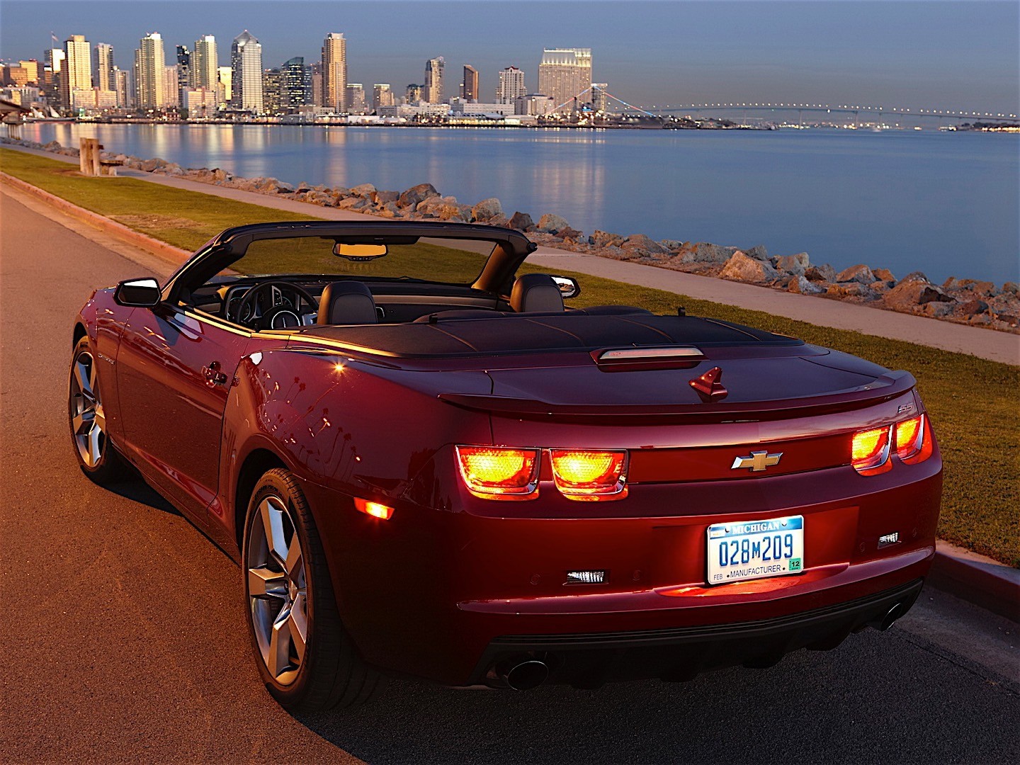 Chevrolet Camaro Convertible photo 58