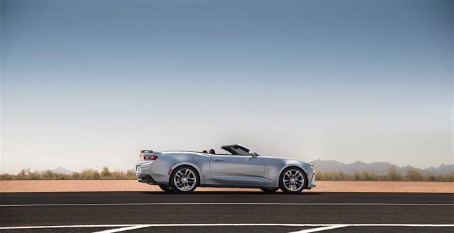 Chevrolet Camaro Convertible photo 5